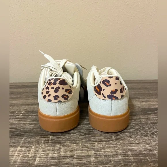 NWT Adidas Cream and Tan Sneakers with Classic Design - Picture 3 of 4